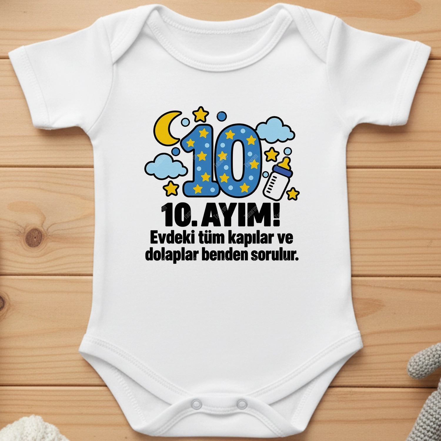 10. Aylık - Evdeki Tüm Kapılar Ve Dolaplar Benden Sorulur - Bebek Body Zıbın